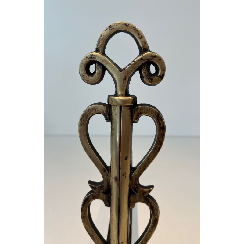 Paire de Chenets en Laiton et Fer Forgé à Flambeaux à Triple Volute et Montants en Lyre, dans le Goût de Subes