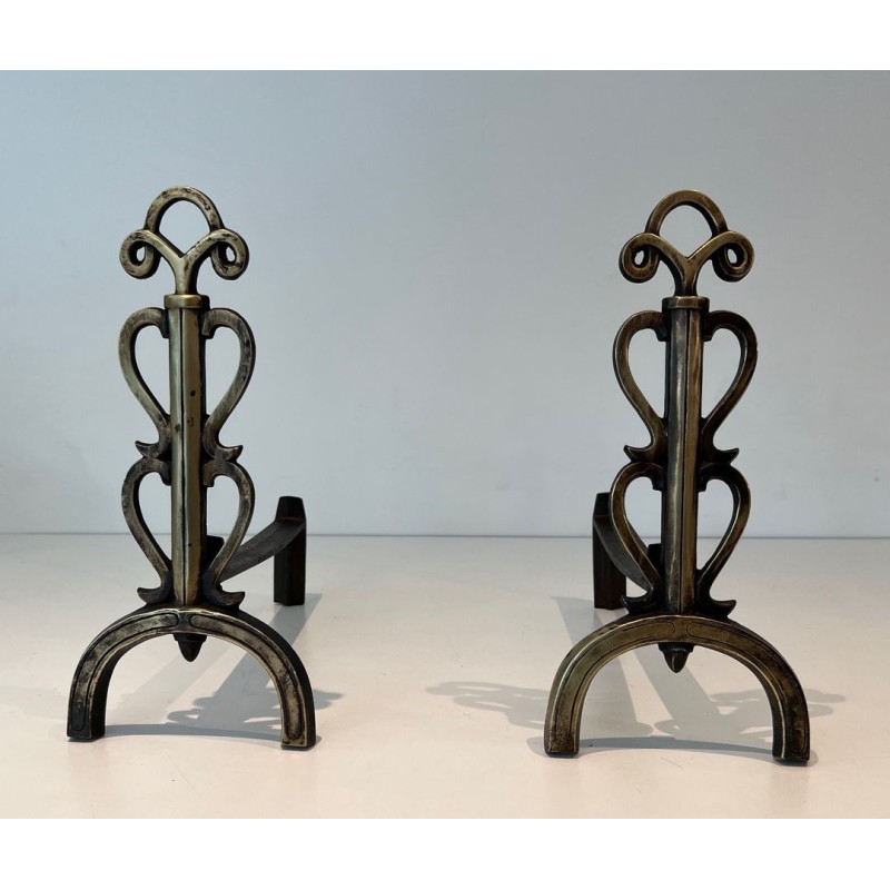 Paire de Chenets en Laiton et Fer Forgé à Flambeaux à Triple Volute et Montants en Lyre, dans le Goût de Subes