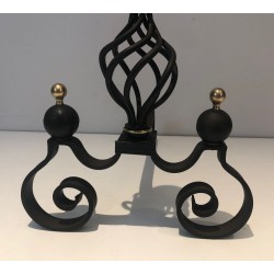 Paire de Chenets en Fer Forgé à Boules de Laiton Poli et Corps en Cage Ajourée sur Bases à Volutes