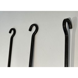 Nécessaire de Feu Moderniste en Acier et Laiton à Outils Suspendus, dans le Goût de Jacques Adnet