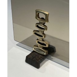 Pare-Feu Design à Panneau Unique en Verre Fumé sur Supports en Bronze Sculpturaux