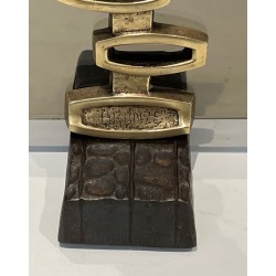 Pare-Feu Design à Panneau Unique en Verre Fumé sur Supports en Bronze Sculpturaux
