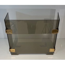Pare-Feu à Trois Volets en Verre Fumé et Laiton. Vers 1970