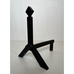 Paire de Chenets Modernistes en Fer Noir à Finiales en Losange et Bases Angulaires