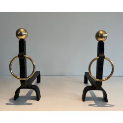 Paire de Chenets en Fer Forgé et Laiton Poli à Finiales en Boule et Anneau, dans le Goût de Jacques Adnet