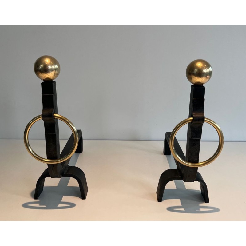 Paire de Chenets en Fer Forgé et Laiton Poli à Finiales en Boule et Anneau, dans le Goût de Jacques Adnet