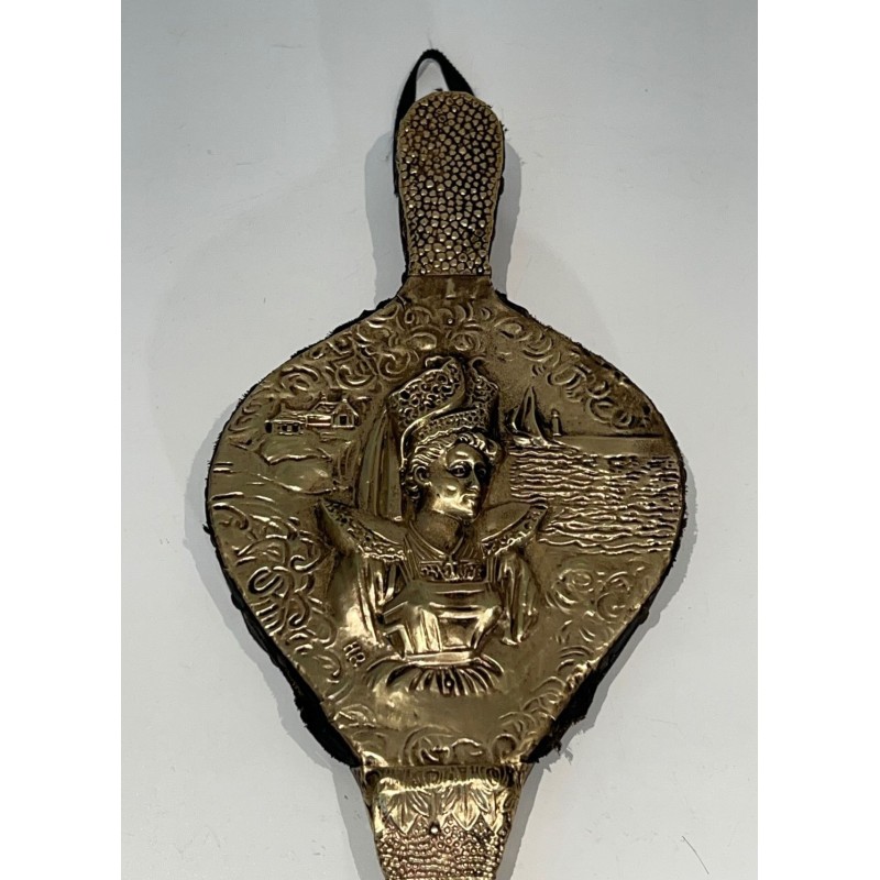 Louis XVI Style Fireplace Bellows in Embossed Brass with Female Figure. France. Circa 1900.
