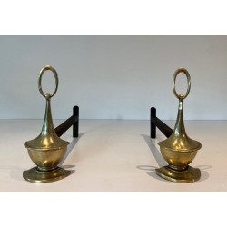 Paire de Chenets en Bronze de Style Néoclassique en Forme de Lampe à Huile à Anneau. Angleterre. Vers 1960.