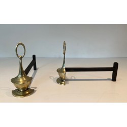 Paire de Chenets en Bronze de Style Néoclassique en Forme de Lampe à Huile à Anneau. Angleterre. Vers 1960.