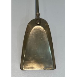 Nécessaire de Feu de Style Néoclassique en Laiton Modèle Ananas, dans le Goût de la Maison Jansen. France. Vers 1970.