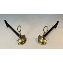 Paire de Chenets en Bronze de Style Néoclassique en Forme de Lampe à Huile à Anneau. Angleterre. Vers 1960.