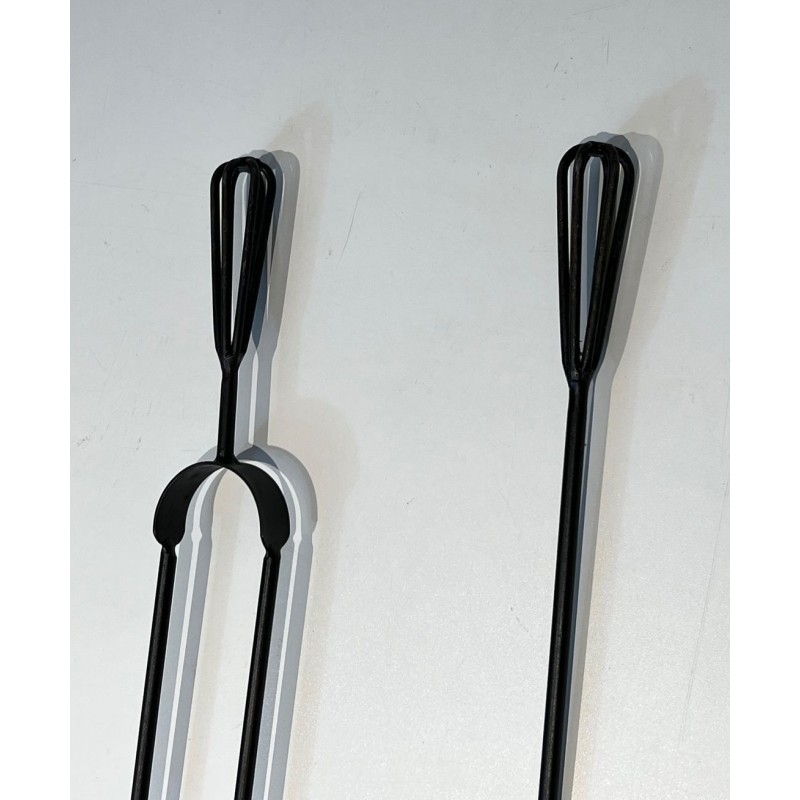 Nécessaire de Feu Design en Métal Laqué Noir et Laiton Poli. France. Vers 1970.