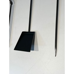 Design Fireplace Companion Set in Black Lacquered Metal and Polished Brass. France. Circa 1970.