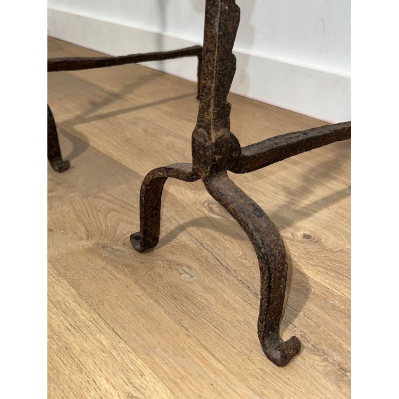 Paire de Landiers Monumentaux en Fer Forgé à Couronnes Porte-Marmite et Montants à Crémaillère. France. XVIIIe Siècle.