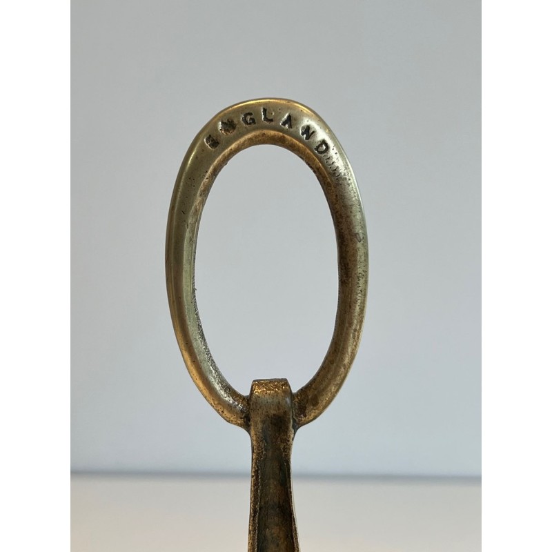 Paire de Chenets en Bronze Néoclassiques en Forme de Lampes Antiques à Anneaux Ovales. Angleterre. Vers 1960.