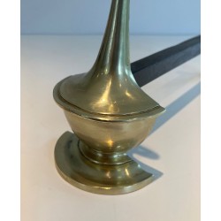 Paire de Chenets en Bronze Néoclassiques en Forme de Lampes Antiques à Anneaux Ovales. Angleterre. Vers 1960.