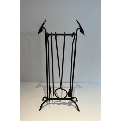 Nécessaire de Feu Moderniste en Fer Forgé à Têtes de Cerfs Stylisées. France. Vers 1940.