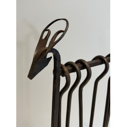 Nécessaire de Feu Moderniste en Fer Forgé à Têtes de Cerfs Stylisées. France. Vers 1940.