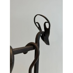 Nécessaire de Feu Moderniste en Fer Forgé à Têtes de Cerfs Stylisées. France. Vers 1940.