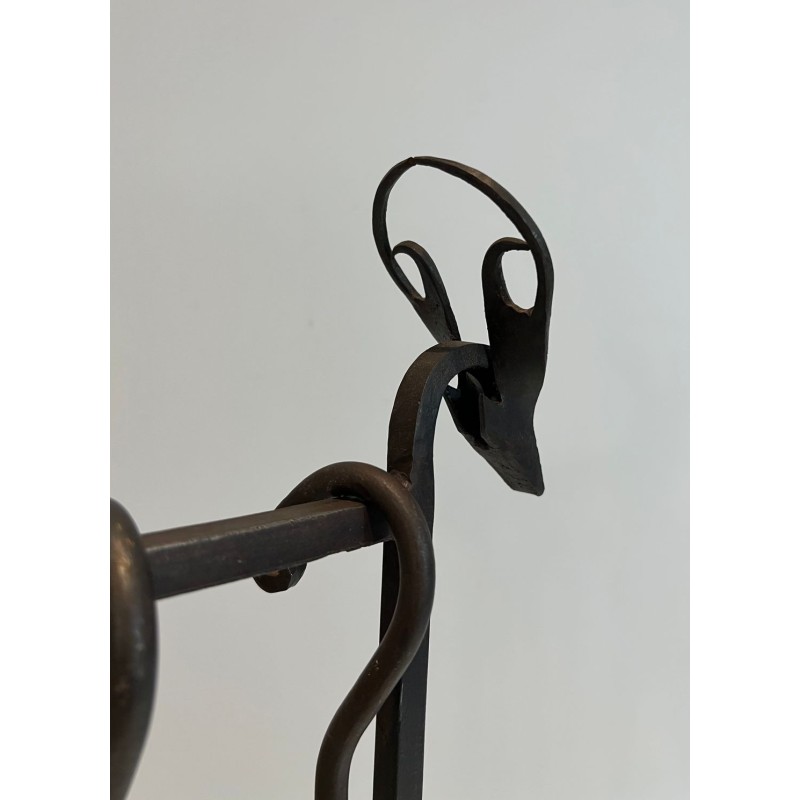 Nécessaire de Feu Moderniste en Fer Forgé à Têtes de Cerfs Stylisées. France. Vers 1940.