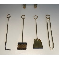 Nécessaire de Feu Moderniste en Verre et Laiton à Outils à Anneaux. France. Vers 1970.