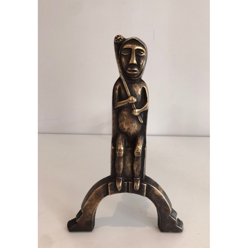 Paire de Chenets en Bronze à Figures de Chamanes Assis, Monogrammés Anton Prinner. France. Vers 1930.