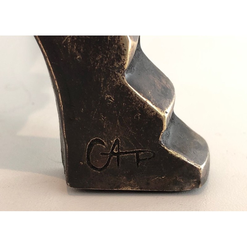 Paire de Chenets en Bronze à Figures de Chamanes Assis, Monogrammés Anton Prinner. France. Vers 1930.