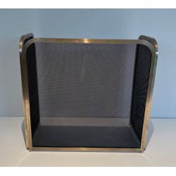 Pare-Feu Pliant à Trois Panneaux Moderniste en Laiton et Grillage à Profils Arrondis. France. Vers 1970.