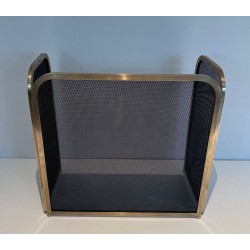 Pare-Feu Pliant à Trois Panneaux Moderniste en Laiton et Grillage à Profils Arrondis. France. Vers 1970.