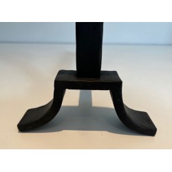Paire de Chenets Modernistes en Fonte et Fer Forgé à Anneaux dans le Goût de Jacques Adnet. France. Vers 1940.