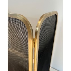 Pare-Feu Pliant à Trois Panneaux Moderniste en Laiton et Grillage à Profils Arrondis. France. Vers 1970.