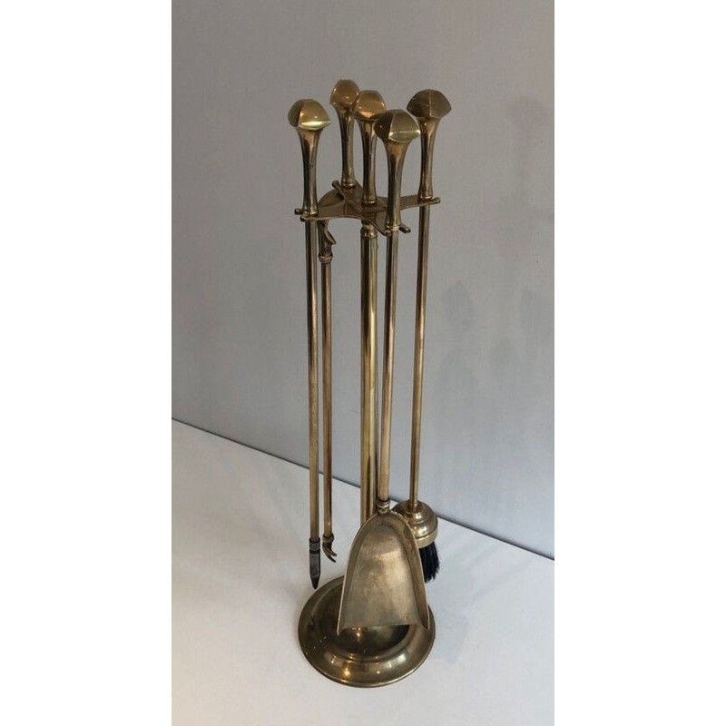 Nécessaire de Feu Néoclassique en Laiton à Manches Torsadés et Finials à Boule sur Support. France. Vers 1970.