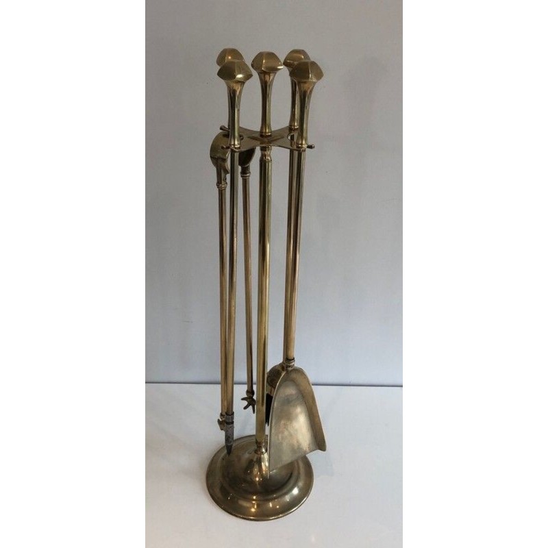Nécessaire de Feu Néoclassique en Laiton à Manches Torsadés et Finials à Boule sur Support. France. Vers 1970.