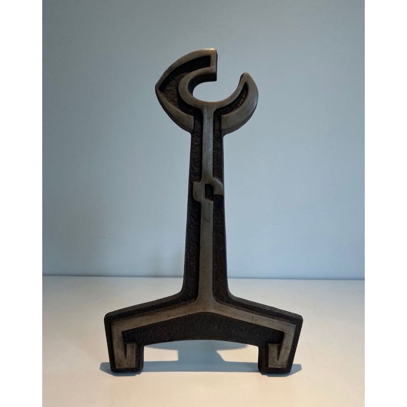 Paire de Chenets Modernistes en Fonte à Finials en Anneau Ouvert. France. Vers 1950.