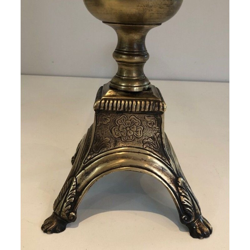 Paire de Chenets en Bronze Cisélé et Fer Forgé de Style Louis XVI à Finials en Urne. France. XIXe Siècle.