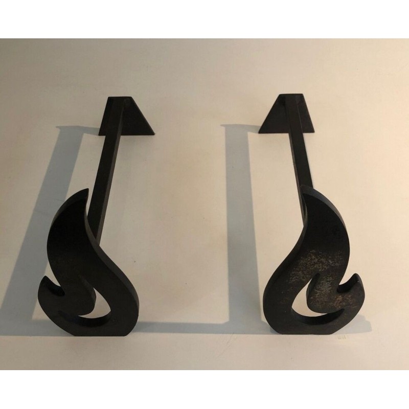 Paire de Chenets Modernistes en Acier Découpé en Forme de Flamme. France. Vers 1970.