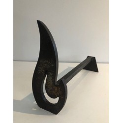 Paire de Chenets Modernistes en Acier Découpé en Forme de Flamme. France. Vers 1970.