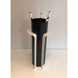 Nécessaire de Feu Moderniste Laqué Noir et Blanc à Porte-Outils Cylindrique. France. Vers 1980.