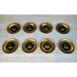 Suite of Eight Black-Ground Gilt Porcelain Plates with Chinoiserie Décor, Delvaux Paris