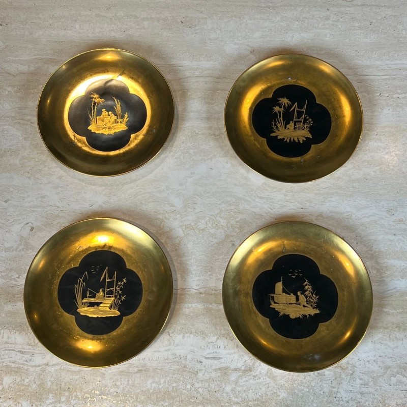 Suite of Eight Black-Ground Gilt Porcelain Plates with Chinoiserie Décor, Delvaux Paris