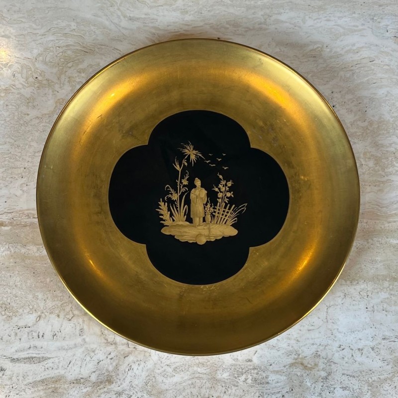 Suite de Huit Assiettes en Porcelaine à Fond Noir et Décors Chinoisants Dorés, Delvaux Paris