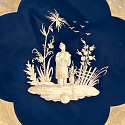 Suite of Eight Black-Ground Gilt Porcelain Plates with Chinoiserie Décor, Delvaux Paris