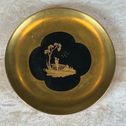 Suite de Huit Assiettes en Porcelaine à Fond Noir et Décors Chinoisants Dorés, Delvaux Paris