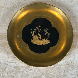 Suite de Huit Assiettes en Porcelaine à Fond Noir et Décors Chinoisants Dorés, Delvaux Paris