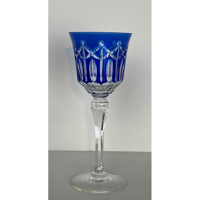 Suite de Douze Verres à Vin en Cristal Doublé de Couleur, France, vers 1930