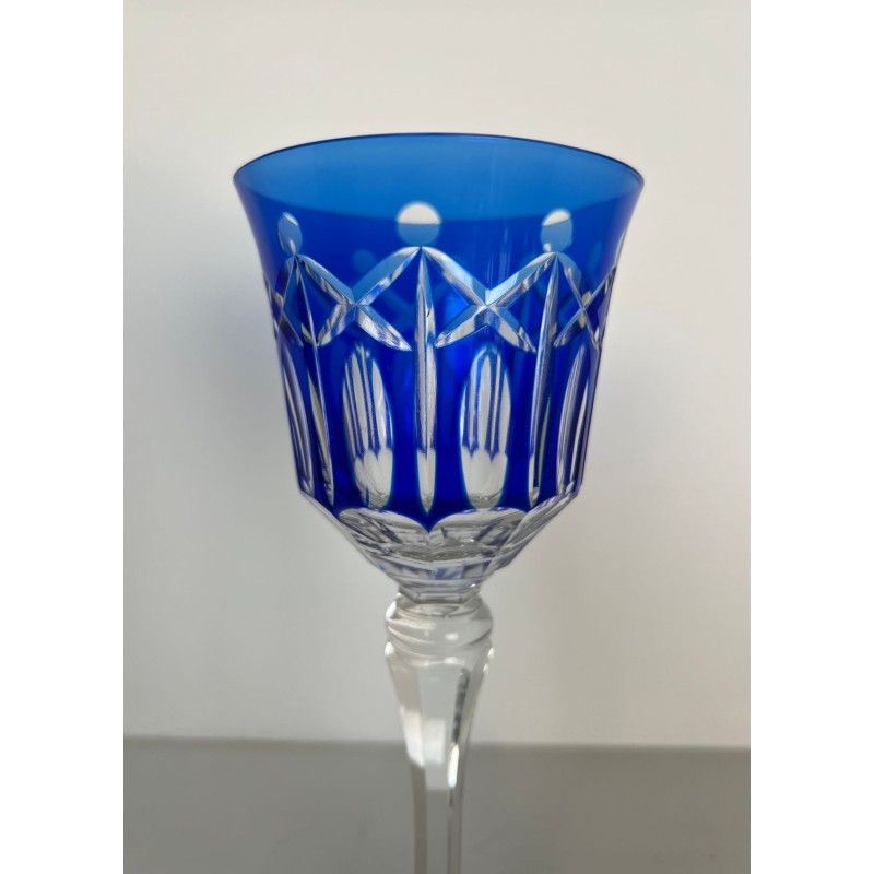 Suite de Douze Verres à Vin en Cristal Doublé de Couleur, France, vers 1930