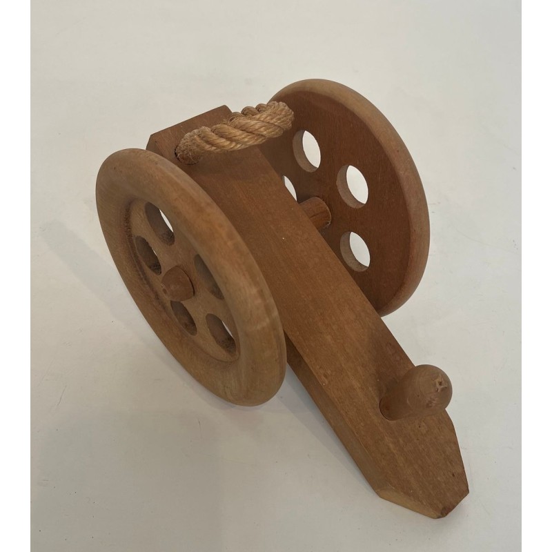 Porte-Bouteilles Forme Canon en Bois Sculpté et Corde, Audoux-Minet, France, vers 1970