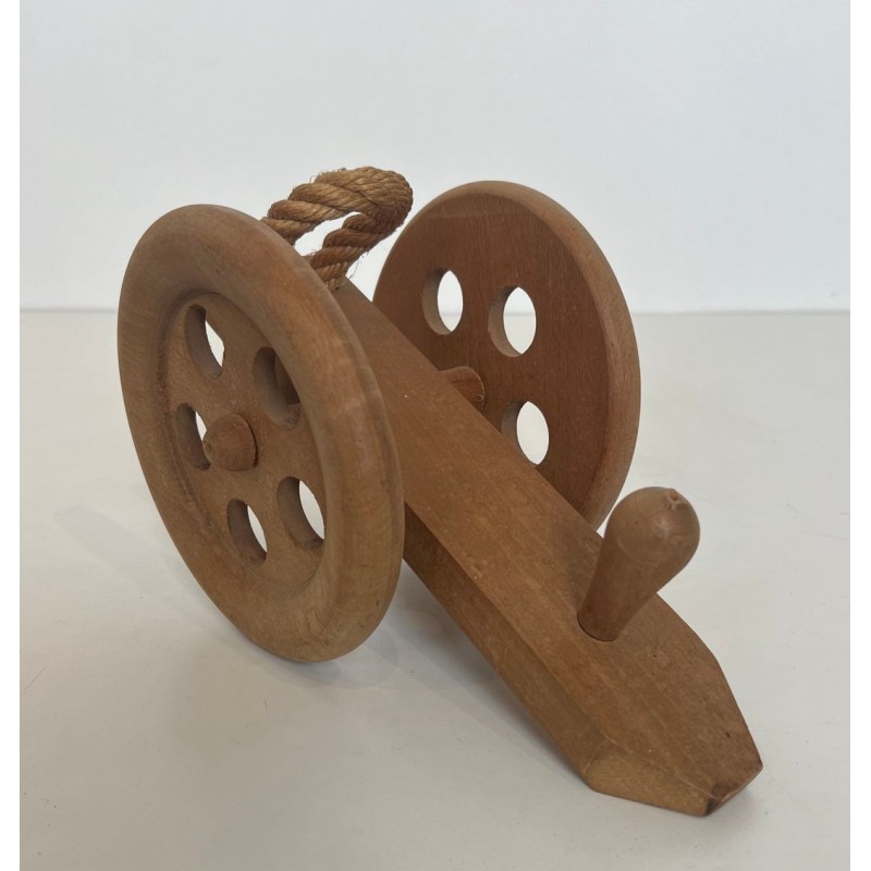 Porte-Bouteilles Forme Canon en Bois Sculpté et Corde, Audoux-Minet, France, vers 1970