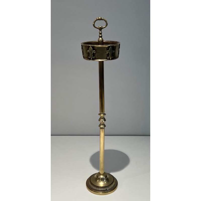 Bronze Standing Ashtray with Fleur-de-Lis Décor, France, circa 1940
