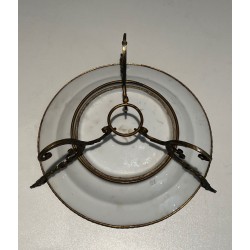 Assiette en Porcelaine de Canton Famille Rose à Scènes de Cour sur Monture en Bronze, Chine, XIXème Siècle